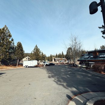 Waterman's Landing - Parking lot - Breakfast & Brunch Near Me - Carnelian Bay, California