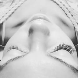 Lash Loft - The difference is real! Laurel's 1st pair of #classic #lashes