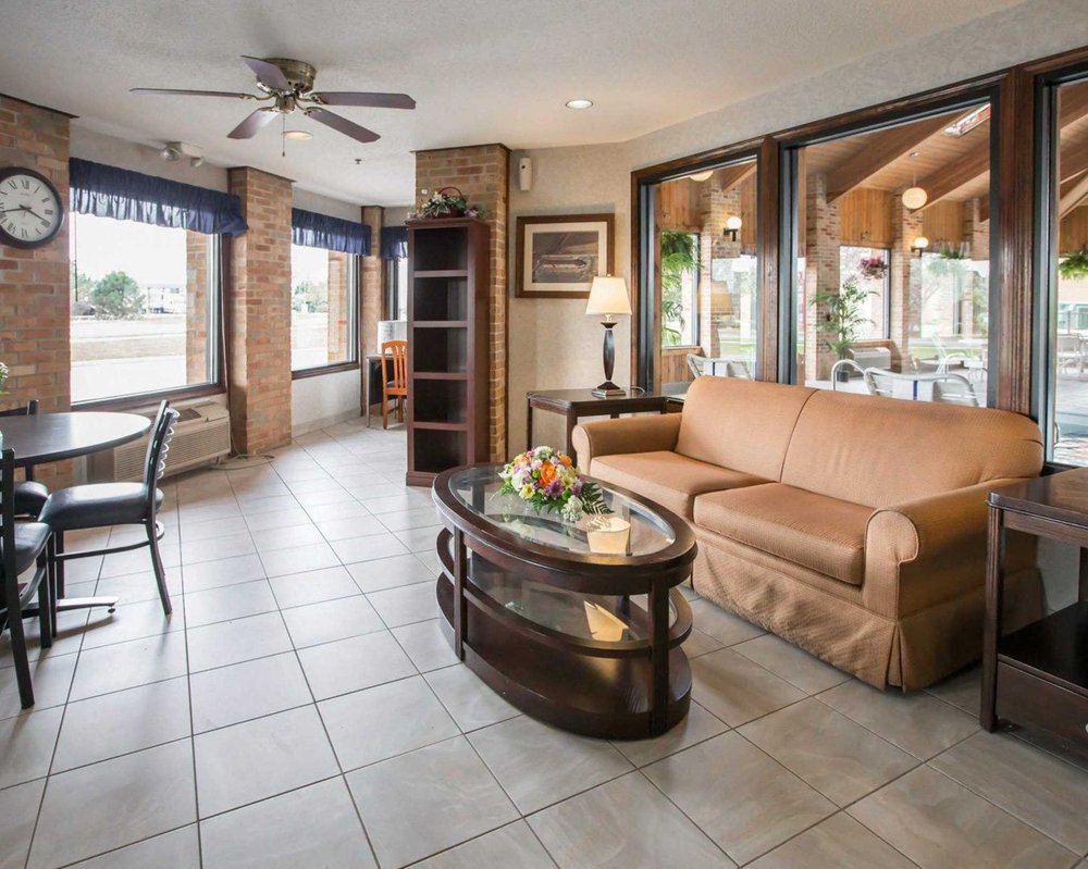 QUALITY INN Updated October 2024 23 Photos & 22 Reviews 111 Waterstradt Commerce Dr