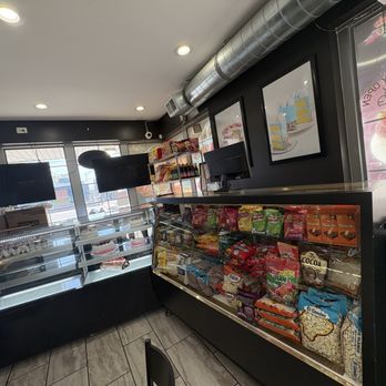 Guss Bakery - Snack items - Bakeries Near Me - Chicago, Illinois Guss Bakery - Snack items - Bakeries Near Me - Chicago, Illinois