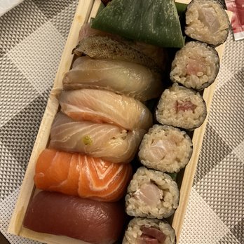 Mujiri - Bottom: tuna, salmon, yellow tail, snapper, Atlantic char, I forgot the next one and the uni. - Japanese Near Me - Oakland, California Mujiri - Bottom: tuna, salmon, yellow tail, snapper, Atlantic char, I forgot the next one and the uni. - Japanese Near Me - Oakland, California