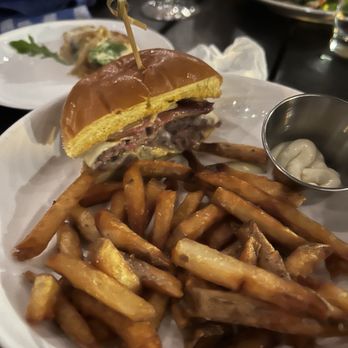 Wood - Wood's Burger - Bars Near Me - Chicago, Illinois