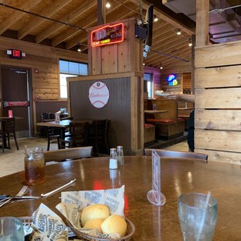 Logan's Roadhouse - Empty restaurant but took an hour to get our meal. - American Near Me - Buda, Texas