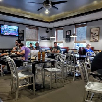 Campus Pollyeyes - Dining Area at Campus Polleyes Bowling Green - Pizza Near Me - Bowling Green, Ohio Campus Pollyeyes - Dining Area at Campus Polleyes Bowling Green - Pizza Near Me - Bowling Green, Ohio