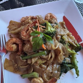 Bhan Thai - Mount Laurel - Pad se ew with shrimp - Thai Near Me - Mount Laurel, New Jersey