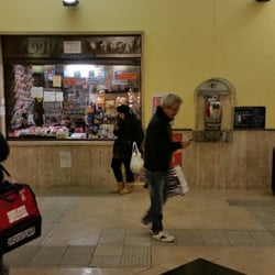 Stazione di Cava De' Tirreni - La rivendita biglietti