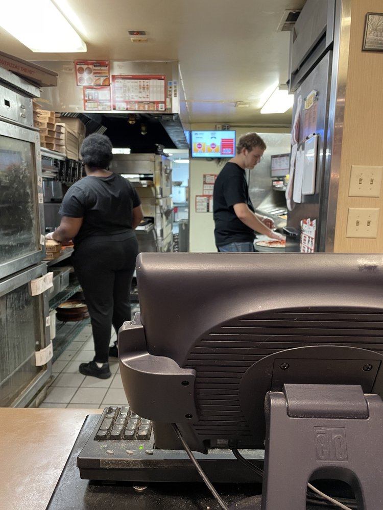 PIZZA HUT Updated September 2024 354 W Main St, Xenia, Ohio Pizza