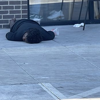 Starbucks - No one checks or calls for assistance? - Coffee & Tea Near Me - Las Vegas, Nevada