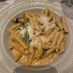 Verdi's of Whitestone - Penne alla vodka