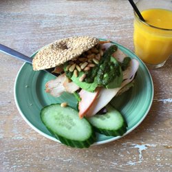 Bagels & Beans - Here it is! And mango juice