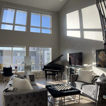 Hollywood Piano - Baby grand piano - Piano Services Near Me - Pasadena, California Hollywood Piano - Baby grand piano - Piano Services Near Me - Pasadena, California