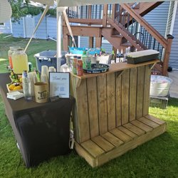 Green Bay Bartenders - We brought: 
- Rental bar and folding Tables 
- Margarita Station (Minus the Tequila) 
- Galvanized Steel Buckets
- Ice and Coolers