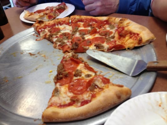 Randazzo's Pizza by null