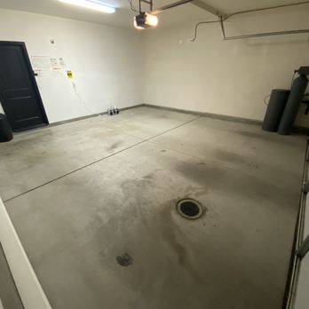 Garage Floors 1 Day - Before (On January 7, 2022). - Flooring Near Me - Lake Forest, California Garage Floors 1 Day - Before (On January 7, 2022). - Flooring Near Me - Lake Forest, California