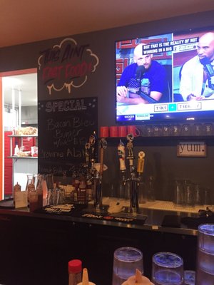 Big Hole BBQ Victor by null