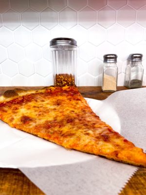 Pizza Loves Sauce by null