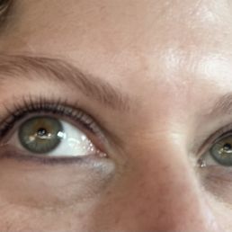 Blonde, straight lashes are transformed! 10/10