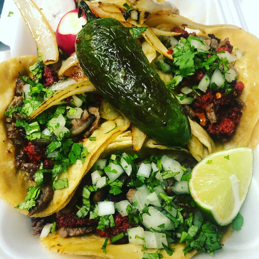Taco Inn Food Truck Logo