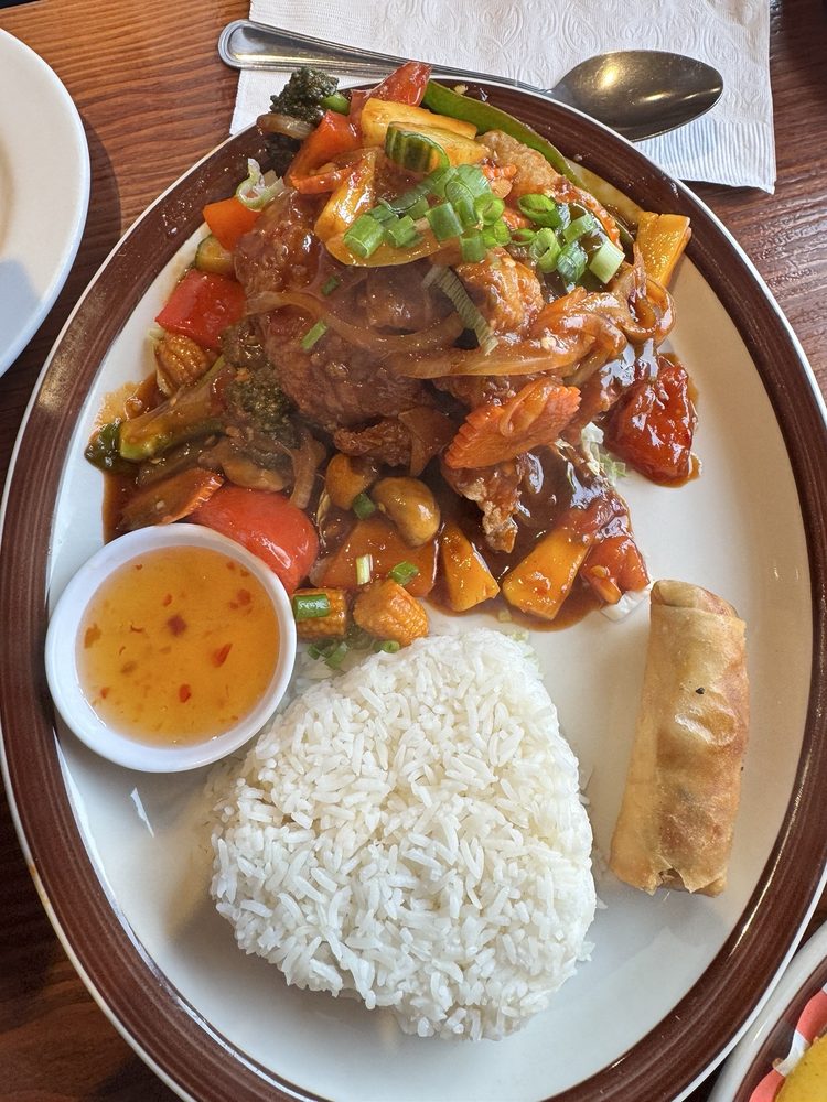 Seng’s Authentic Thai Cuisine Logo