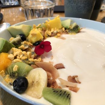 The Avocado Show - Tropical bowl - yogurt, fruit, nuts, coconut, flowers - Breakfast & Brunch Near Me - Amsterdam, New Hampshire The Avocado Show - Tropical bowl - yogurt, fruit, nuts, coconut, flowers - Breakfast & Brunch Near Me - Amsterdam, New Hampshire