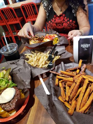 Woody's Burgers by null