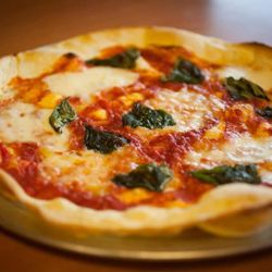 Franco's Pizza & Trattoria - Pizza Margarita