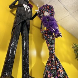 Salsa's 5 Pizza & Mexican Grill - Decor
