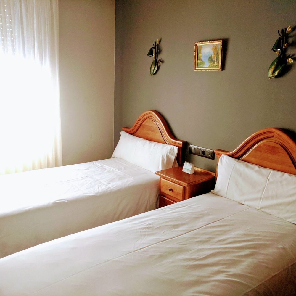 Alda Casco Antiguo - Doble with bathroom - Bed & Breakfast Near Me - León, LE