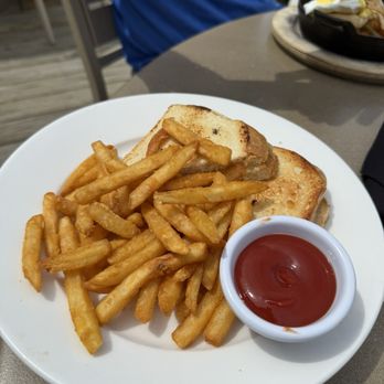 North Harbor Club - Kid grilled cheese - New American Near Me - Davidson, North Carolina North Harbor Club - Kid grilled cheese - New American Near Me - Davidson, North Carolina