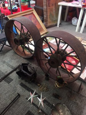 La Lagunilla Sunday Antiques Market by null