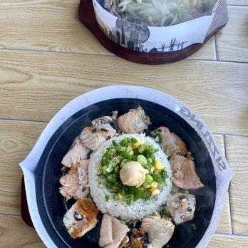 Sizzling Lunch - Salmon Pepper Rice and Beef Udon - Teppanyaki Near Me - Berkeley, California