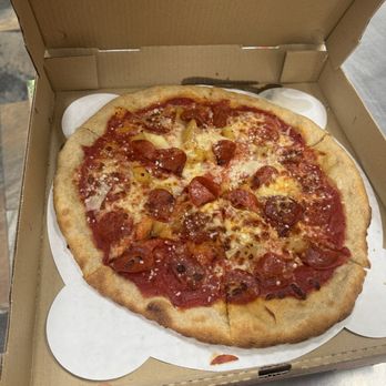 Live Free & Dine - Classic Pepperoni and Browned Butter Pineapple - Pizza Near Me - Nashua, New Hampshire Live Free & Dine - Classic Pepperoni and Browned Butter Pineapple - Pizza Near Me - Nashua, New Hampshire