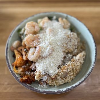 Beehive Kitchen - Regular bowl build your own - good but cold noodles and chicken - Salad Near Me - Fort Lauderdale, Florida Beehive Kitchen - Regular bowl build your own - good but cold noodles and chicken - Salad Near Me - Fort Lauderdale, Florida