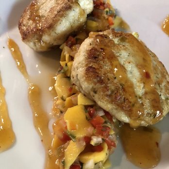 Final Draft Brewing Company - Halibut Sliders with mango salsa. A little fishy but if you're into that, then you'll love em. - Breweries Near Me - Redding, California