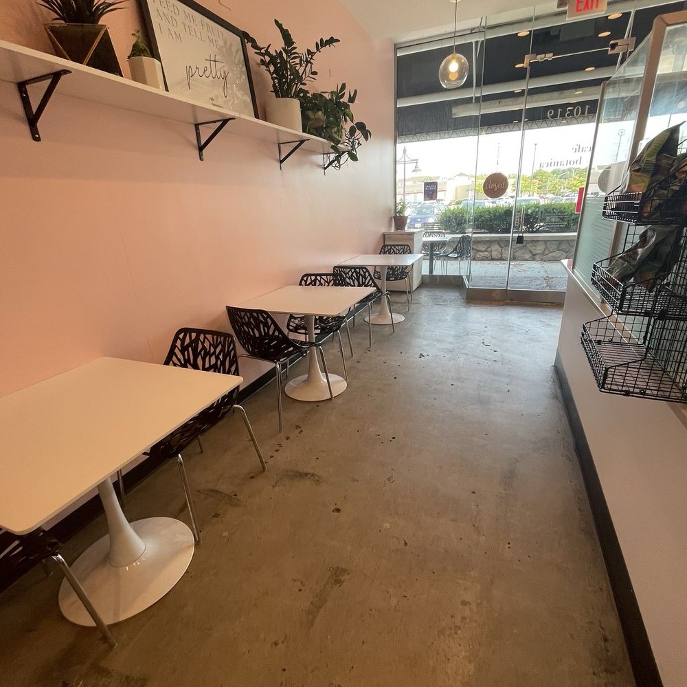 Cafe Botanica - Inside seating - Juice Bars & Smoothies Near Me - Omaha, Nebraska Cafe Botanica - Inside seating - Juice Bars & Smoothies Near Me - Omaha, Nebraska
