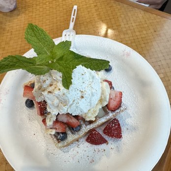 Waffle and Berry - Berries and Cream. Soooo good!!!!! - Waffles Near Me - Honolulu, Hawaii Waffle and Berry - Berries and Cream. Soooo good!!!!! - Waffles Near Me - Honolulu, Hawaii