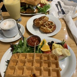 Spicy chicken waffle sandwich Spicy chicken waffle sandwich