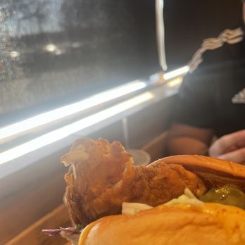 Dave's Hot Chicken - Was steaming hot - Chicken Shop Near Me - Irving, Texas