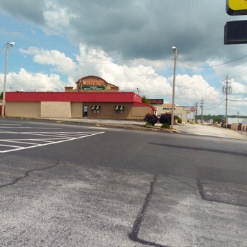 La Granja Mexican Restaurant - exterior. In same lot as Tractor Supply and country mart - Mexican Near Me - Harrison, Arkansas La Granja Mexican Restaurant - exterior. In same lot as Tractor Supply and country mart - Mexican Near Me - Harrison, Arkansas