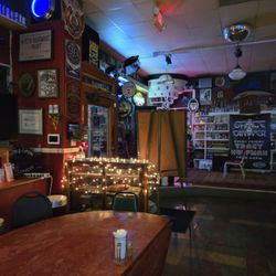 Magoons Famous Delicatessen