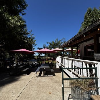 Hidden Star - Front patio - Cideries Near Me - Camino, California Hidden Star - Front patio - Cideries Near Me - Camino, California
