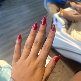 Malisa Nails & Spa - My chrome, almond nails - Nail Salons Near Me - Fredericksburg, Virginia