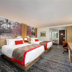Ramada by Wyndham Santa Barbara - Guest room