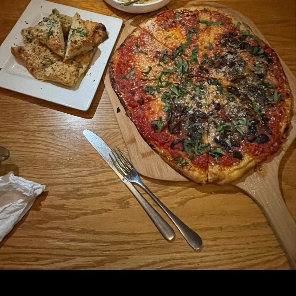 Mangia Mi - focaccia bread. FULL order of shrimp scampi with white wine, lemon & garlic over fettuccine. Margherita pizza w/ half mushrooms - Italian Near Me - Calistoga, California Mangia Mi - focaccia bread. FULL order of shrimp scampi with white wine, lemon & garlic over fettuccine. Margherita pizza w/ half mushrooms - Italian Near Me - Calistoga, California