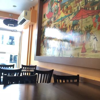 Burrito Place - Seating area - Mexican Near Me - Toronto, Ontario