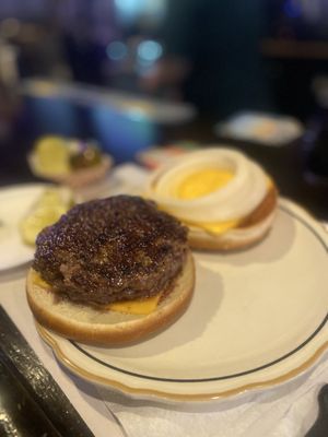 Krug's Tavern by null