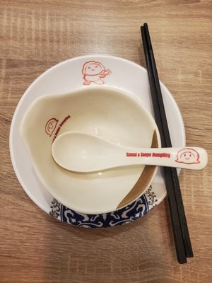 Sammi & Soupe Dumpling - (Ste-Catherine St. O) by null