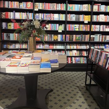 Hatchards - Bookstores Near Me - London, XGL