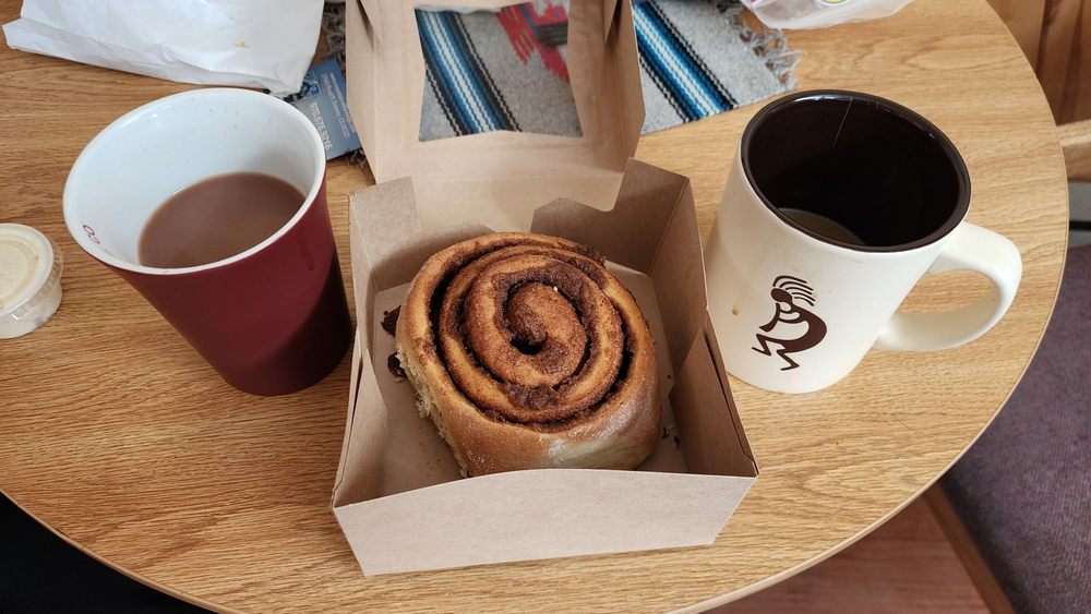 Mama Bear's Bakery and Books Logo