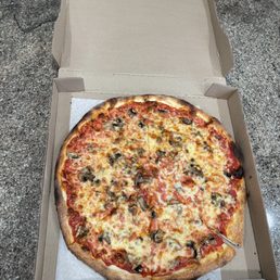 Magnificent pie..cant wait to eat one in the restaurant! Cooked perfectly to my request! Magnificent pie..cant wait to eat one in the restaurant! Cooked perfectly to my request!